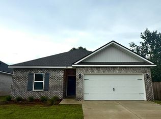 30 Spooner St, Defuniak Springs, FL 32433