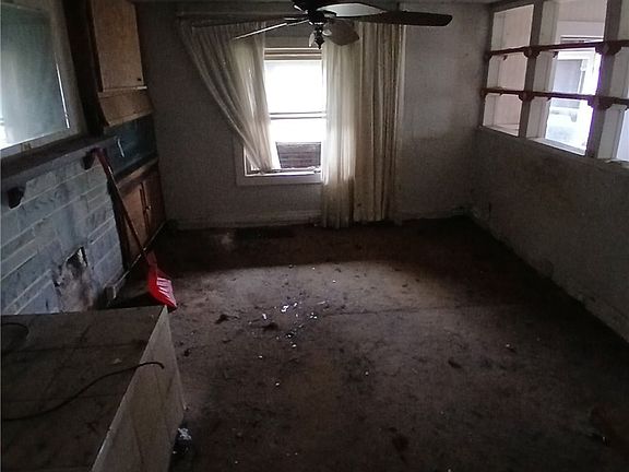4th image of 1829 Woodward Ave