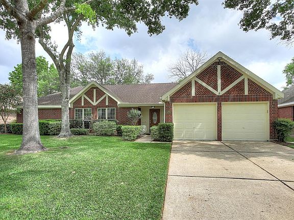 3rd image of 414 Holly Fern Dr