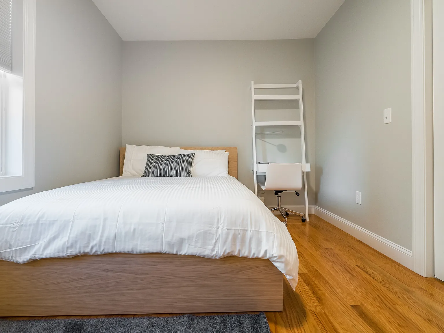 1 bed, 500 sqft, $1,750 — Photo 3