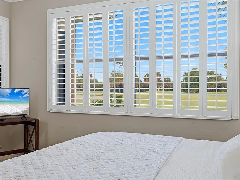 490 Montelluna Dr — Photo 19