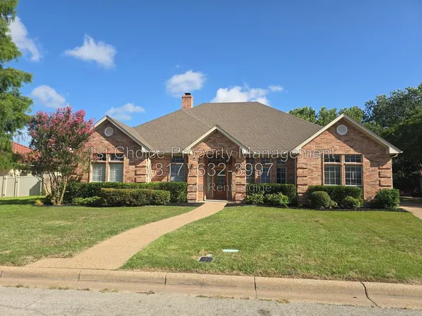 6376 Newport Ct, Fort Worth, TX 76116