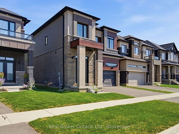 2nd image of 67 Macklin St