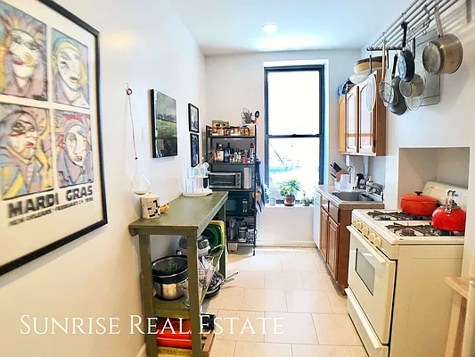 Rented by Sunrise Real Estate | media 23