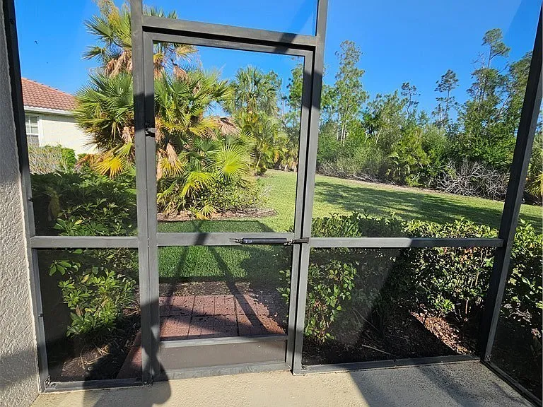 9209 Aviano Dr — Photo 10