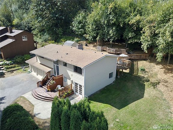 2nd image of 6114 Browns Point Blvd NE