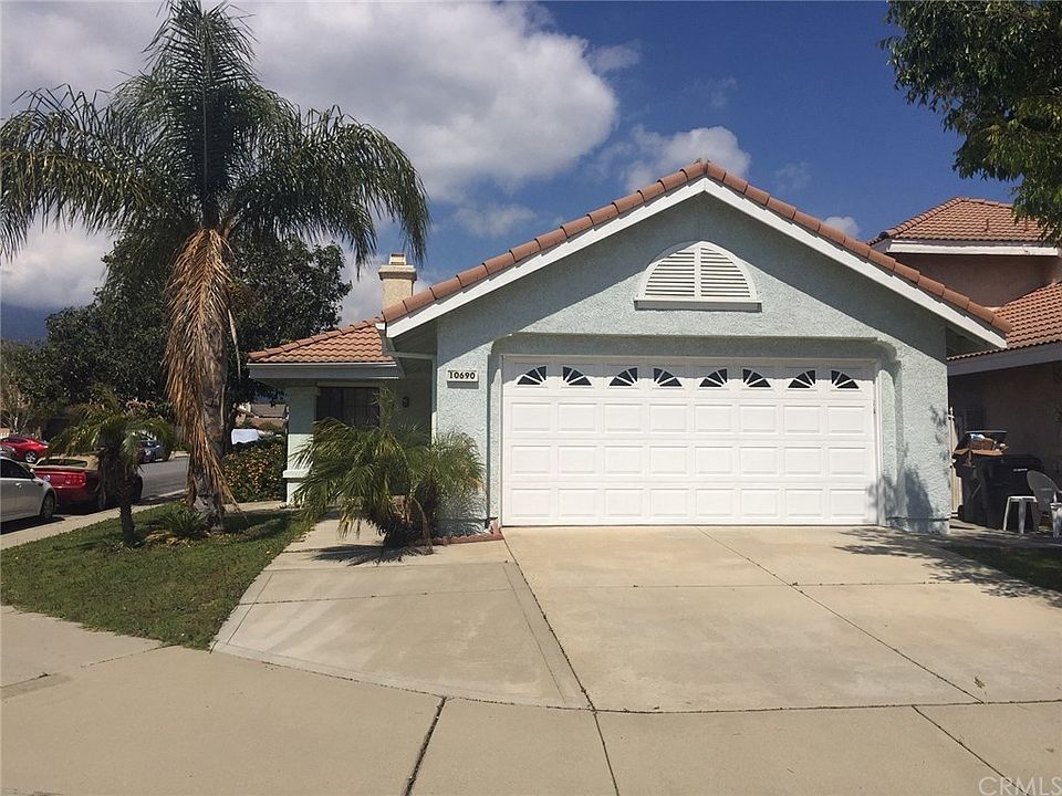 2nd image of 10690 Springfield Dr