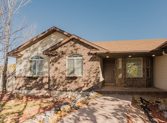 5th image of 733 Barn Wood Dr