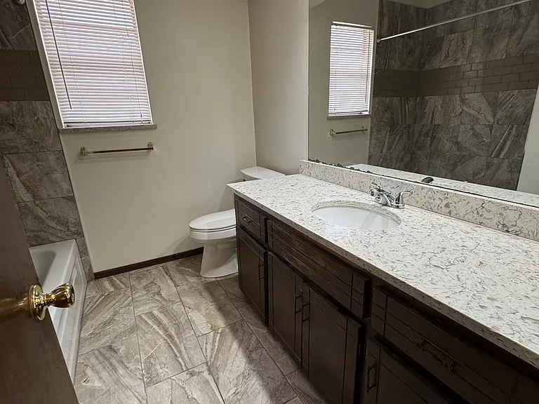 2313 E Oak Ave #2313 — Photo 3