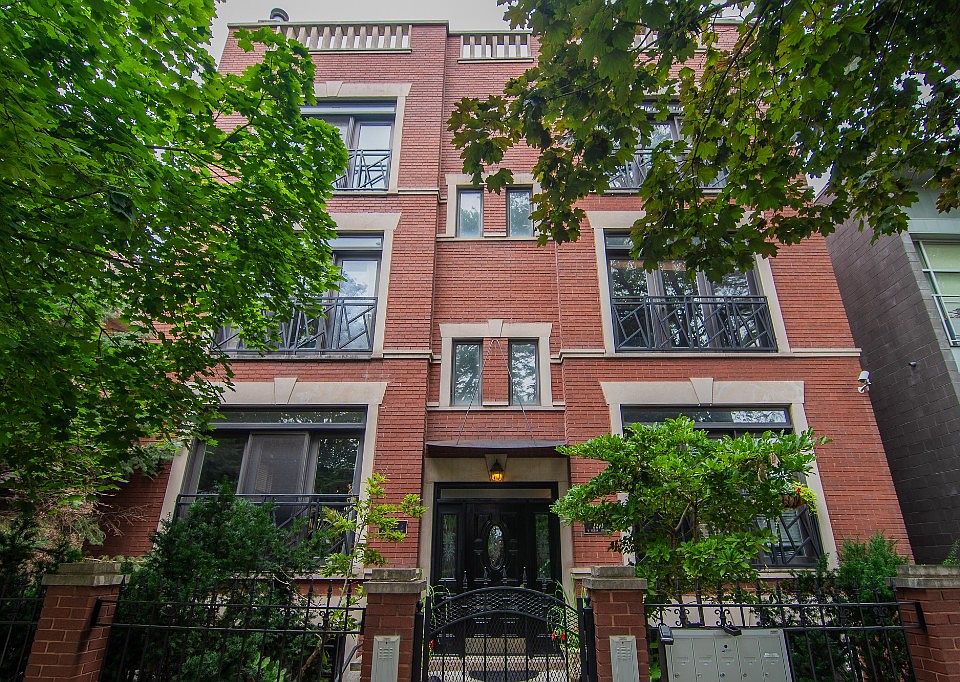 1st image of 2210 W Huron St Unit 3W