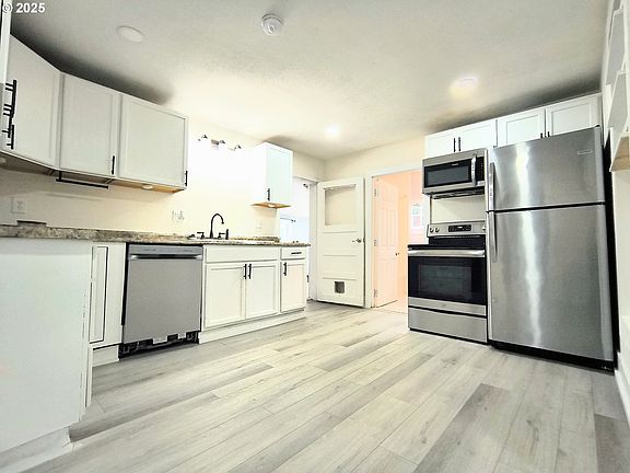 2nd image of 254 N Dean St