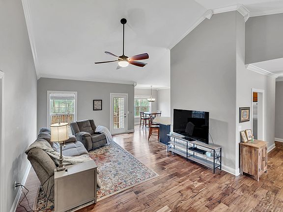 2nd image of 310 Artesa Dr