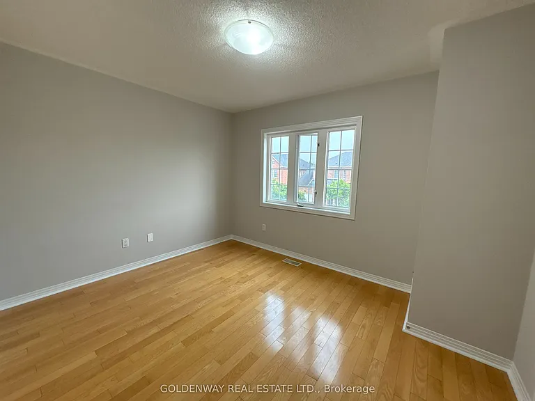 34 Whitford Rd — Photo 16
