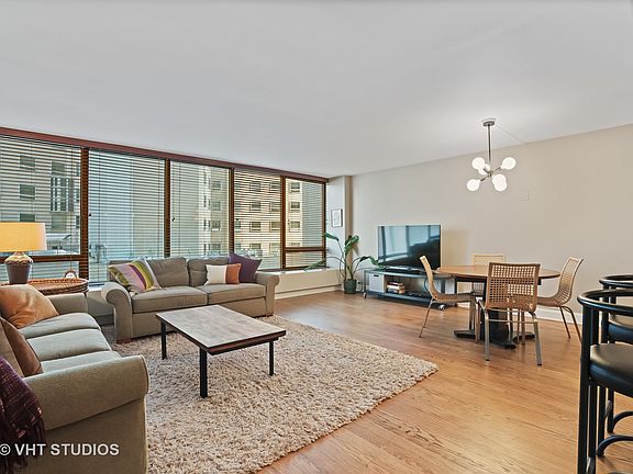 3rd image of 2800 N Lake Shore Dr APT 615