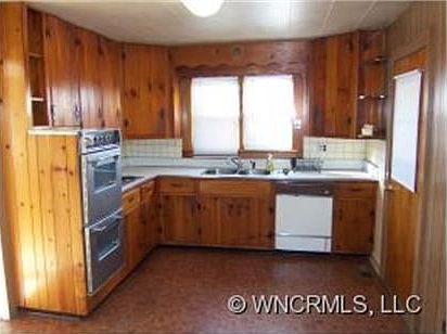 3rd image of 204 Hillview Blvd