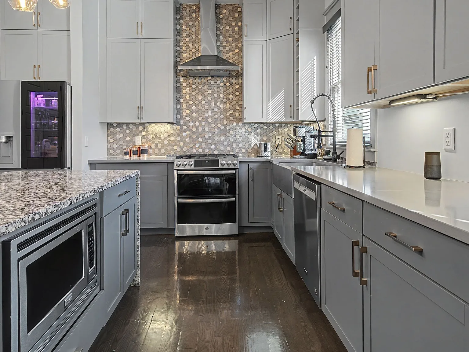 2206B White Avenue - 1 — Photo 4