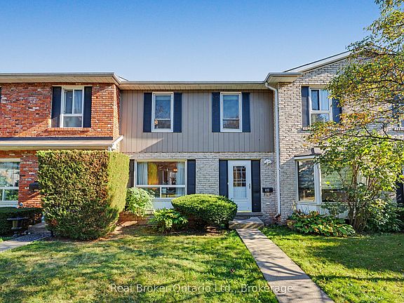 2nd image of 5475 Lakeshore Rd #54