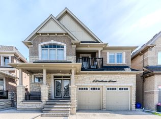 5 Toulouse St, Whitby, ON L1P0J2