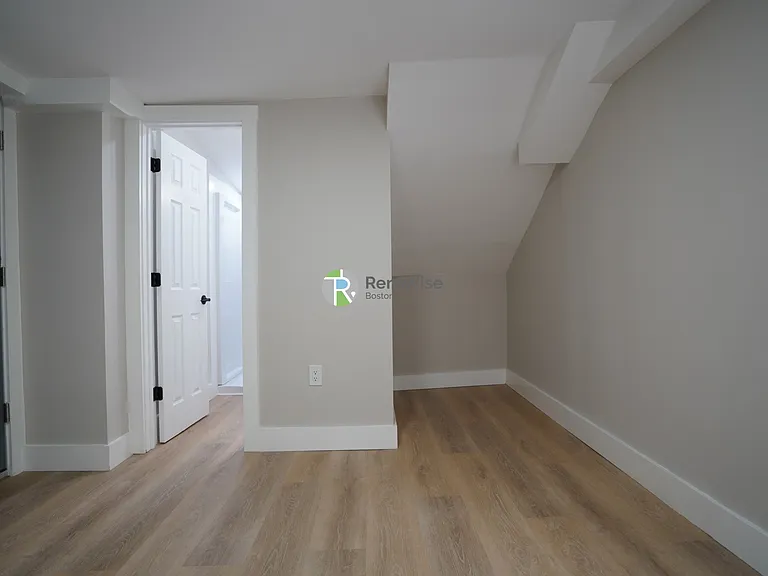 142 Dorchester St #16 — Photo 1