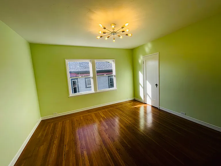 Middle Bedroom