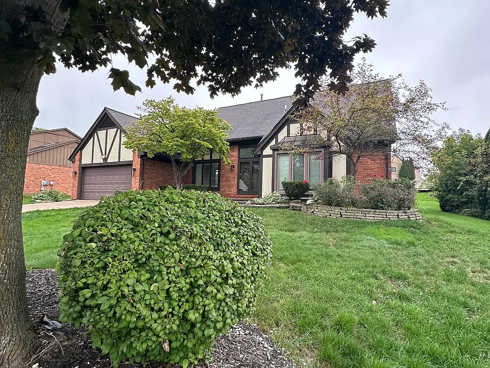 30320 Stratford Ct