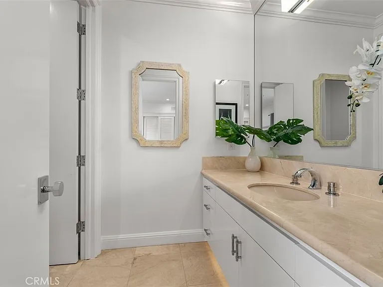 215 Poppy Ave — Photo 16