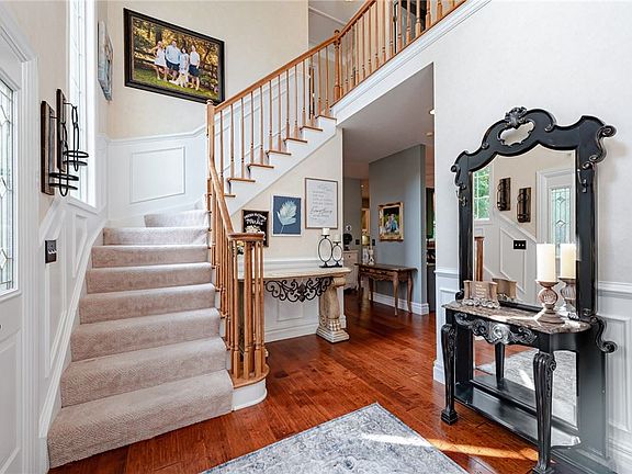 3rd image of 129 Hunter Dr