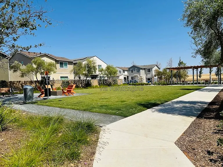 616 Ophelia Ave — Photo 48
