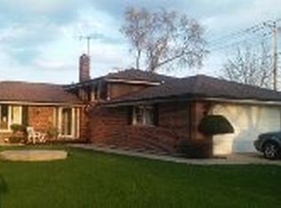 10241 S Tripp Ave, Oak Lawn, IL 60453