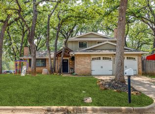 2900 Olympia Dr, Arlington, TX 76013