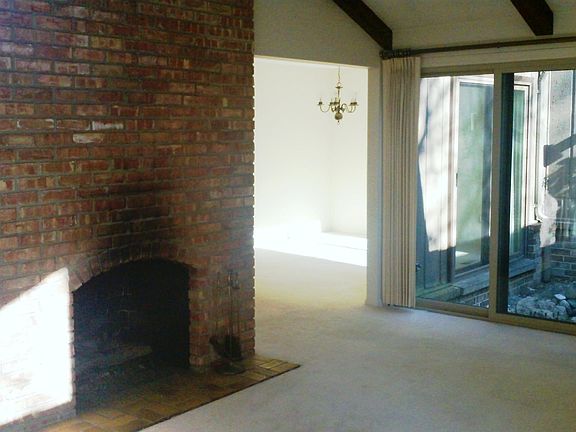 5th image of 3626 Woodcliff Dr