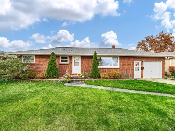 35 Dennis Ln, Buffalo, NY 14227