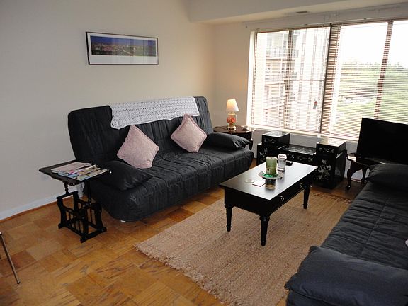 3rd image of 6001 Arlington Blvd APT 613