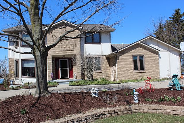 1st image of 500 Lakes Edge Dr