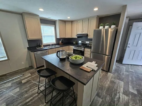 109 111th Sq NE #137, Blaine, MN 55434