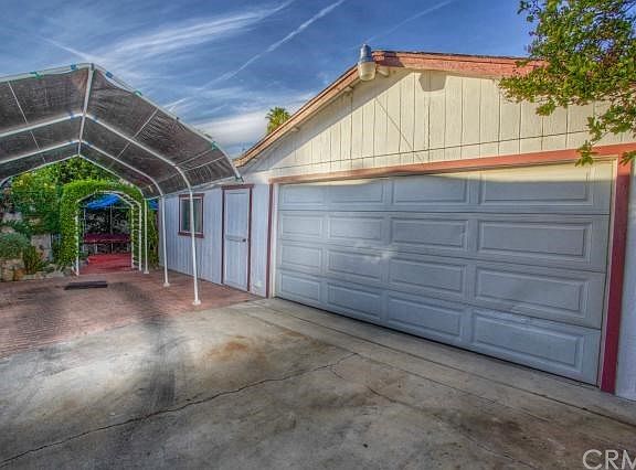 Large 2 Car Garage with Casita. Extra covered area