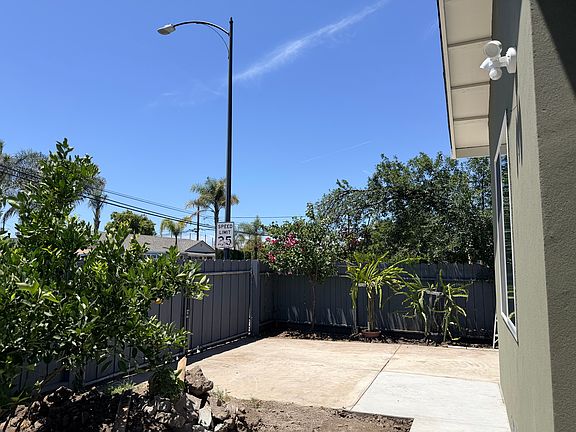 5th image of 1901 Vollmer Way #B