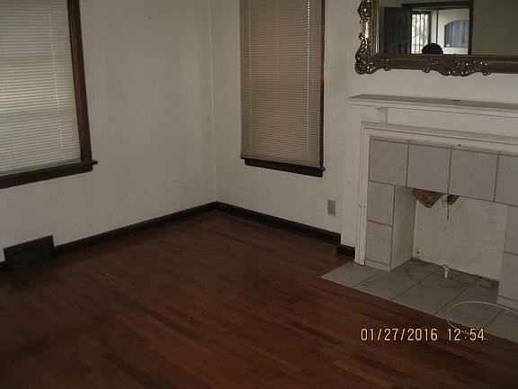 3rd image of 908-910 Geers Ave