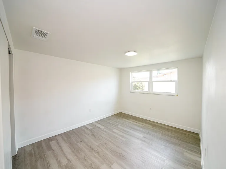 1160 Tarpon Ave — Photo 20