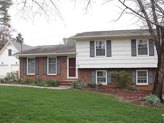 2nd image of 1806 Dogwood Ln