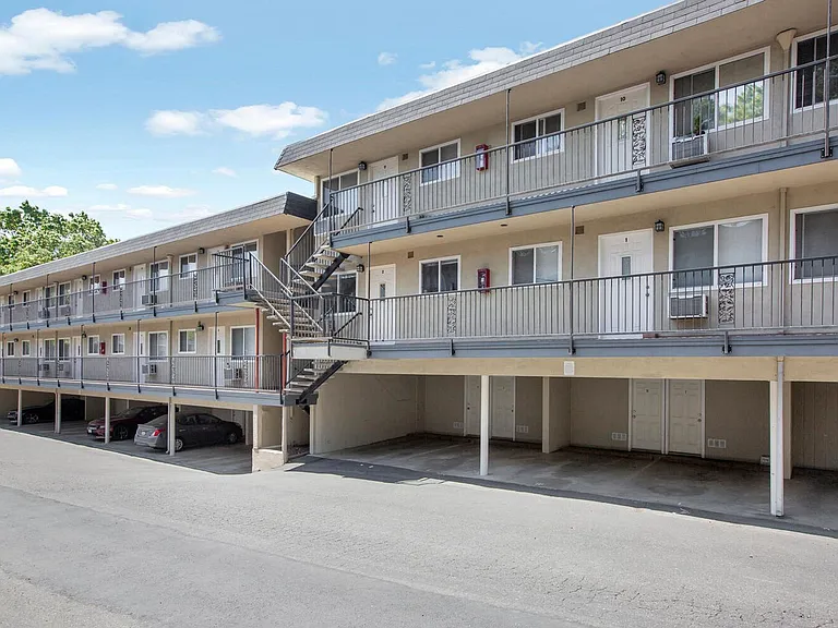 3663 Mt. Diablo Blvd. — Photo 17