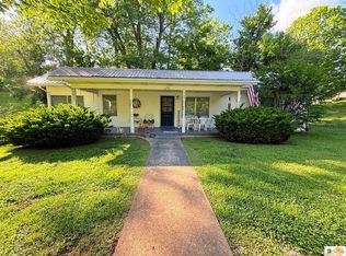 303 Valley Dr, Burkesville, KY 42717