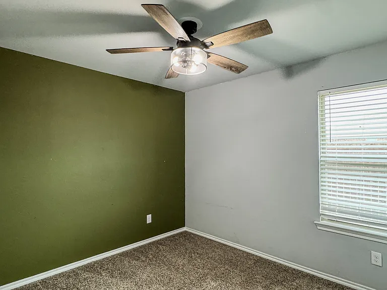 801 Meadow Creek Ln — Photo 22