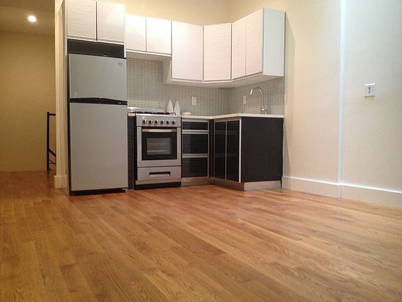 2nd image of 1110 Dekalb Ave