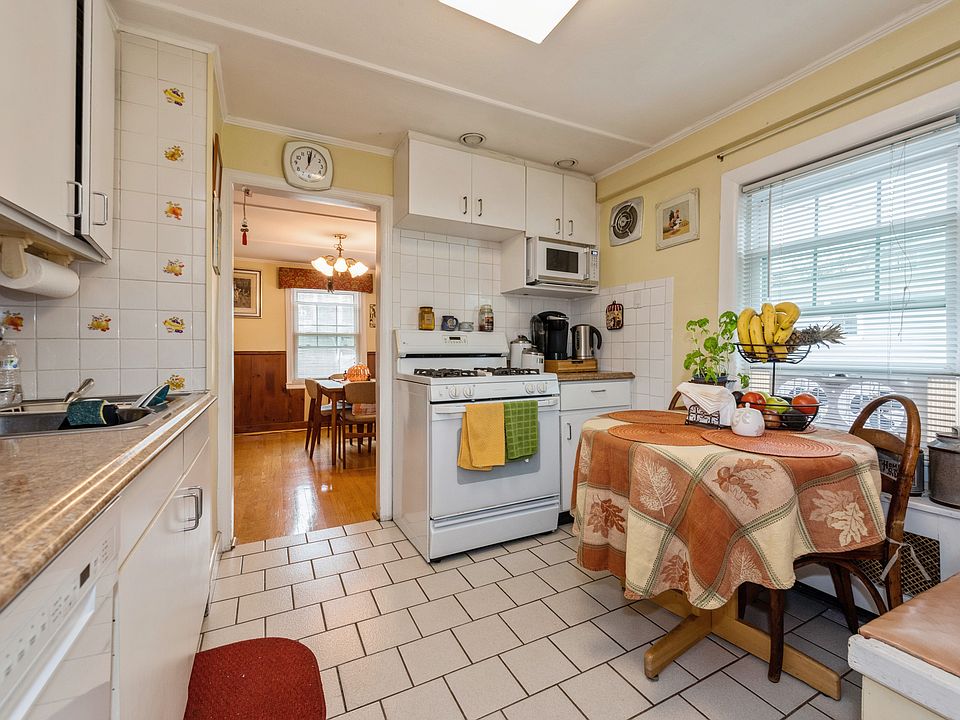 5359 W Main St Oyster Bay NY Zillow