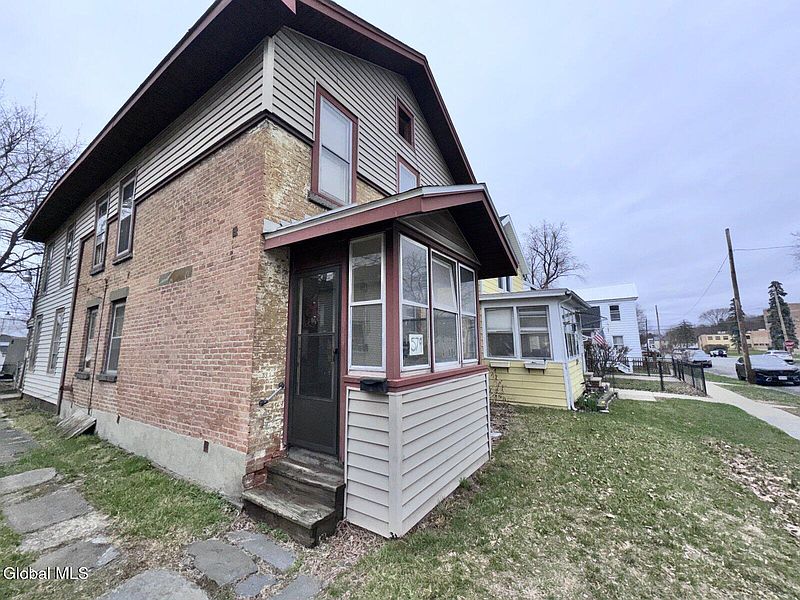 3rd image of 579 6th Avenue