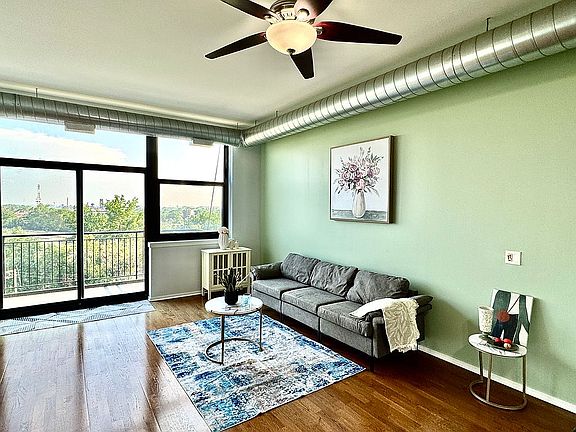 3rd image of 2323 W Pershing Rd APT 616