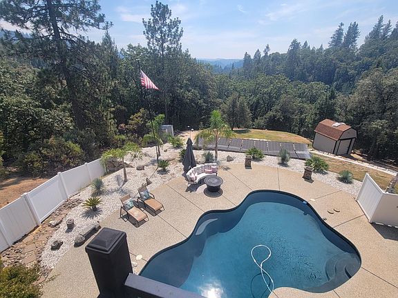 2nd image of 580 Gayl Dr