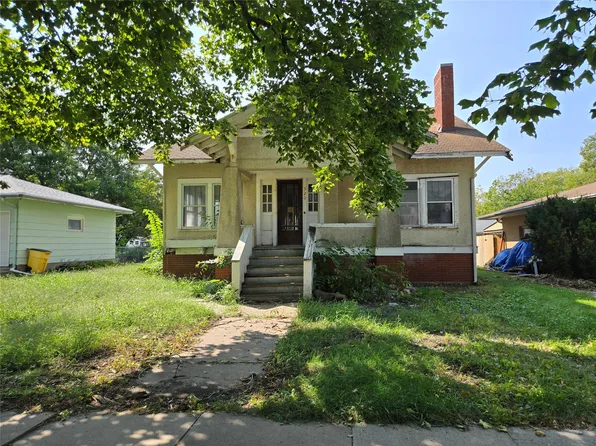 320 N Division St, Stuart, IA 50250
