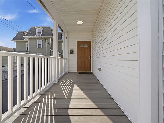 3rd image of 7 Pine St